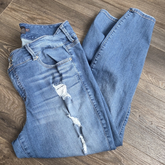 Size 3 LOT - Picture 12 of 16